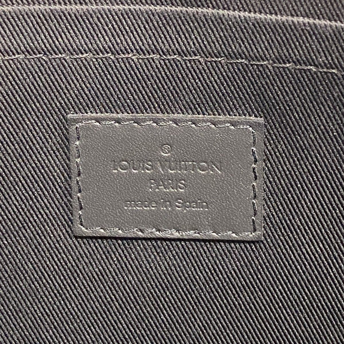 Louis Vuitton Clutch Monogram Shadow Pochette Discovery Black — view 5