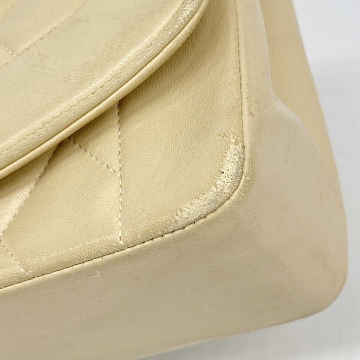 Chanel Shoulder Bag Diana Lambskin Beige Gold — view 8