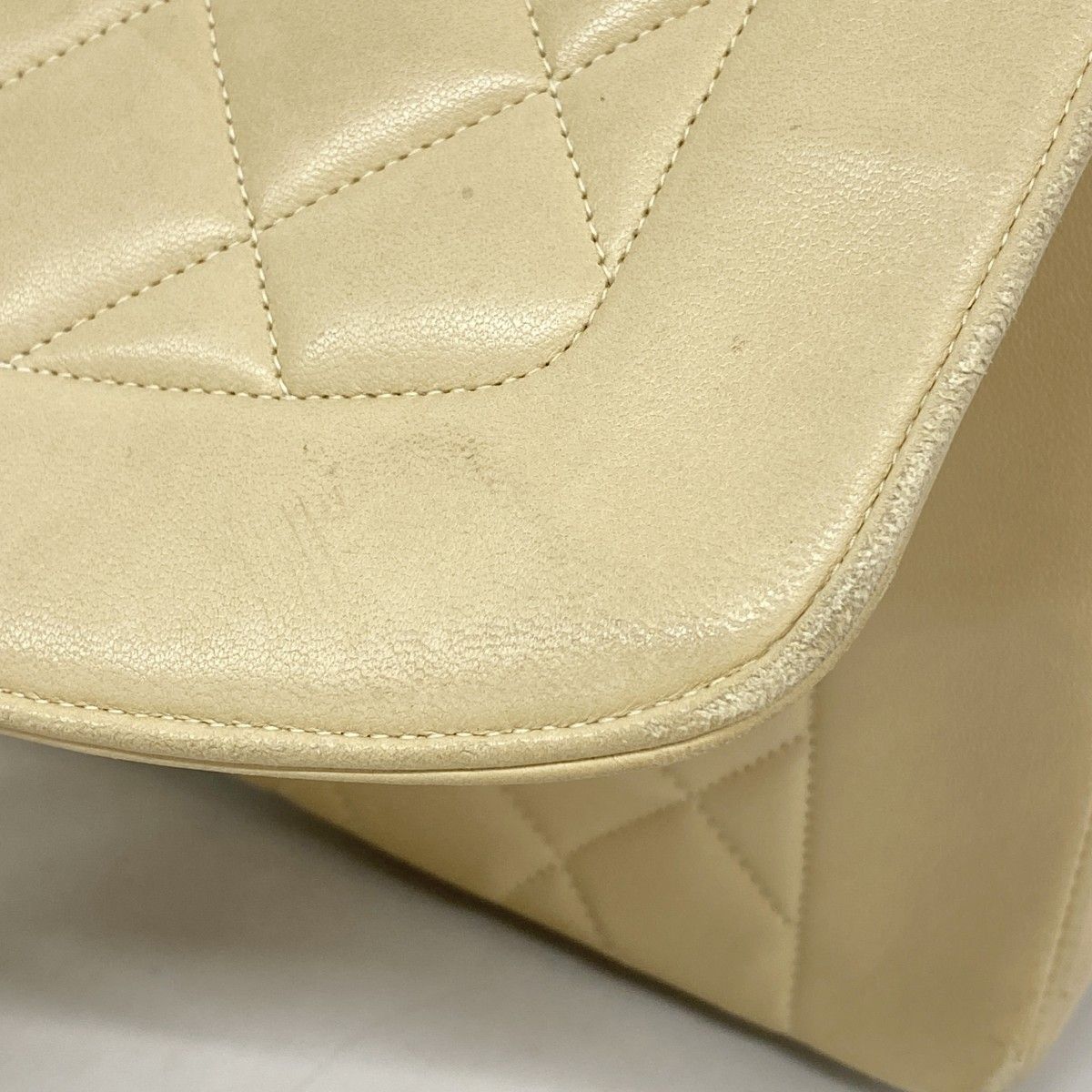 Chanel Shoulder Bag Diana Lambskin Beige Gold — view 9