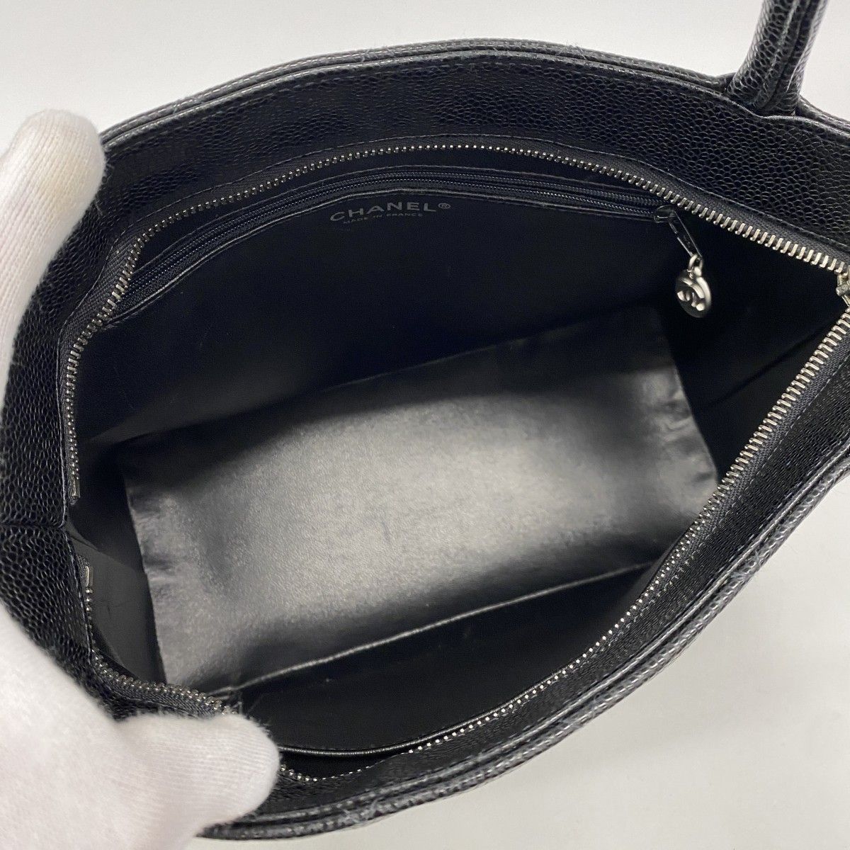 Chanel Tote Reissue Caviar Leather Black Silver — view 4