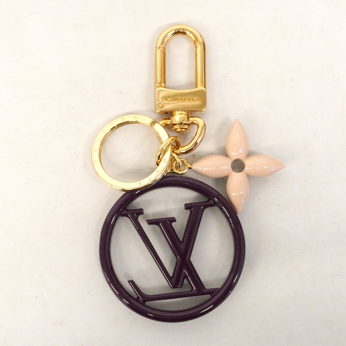 Louis Vuitton Key Holder Charm LV Circle Purple — view 6