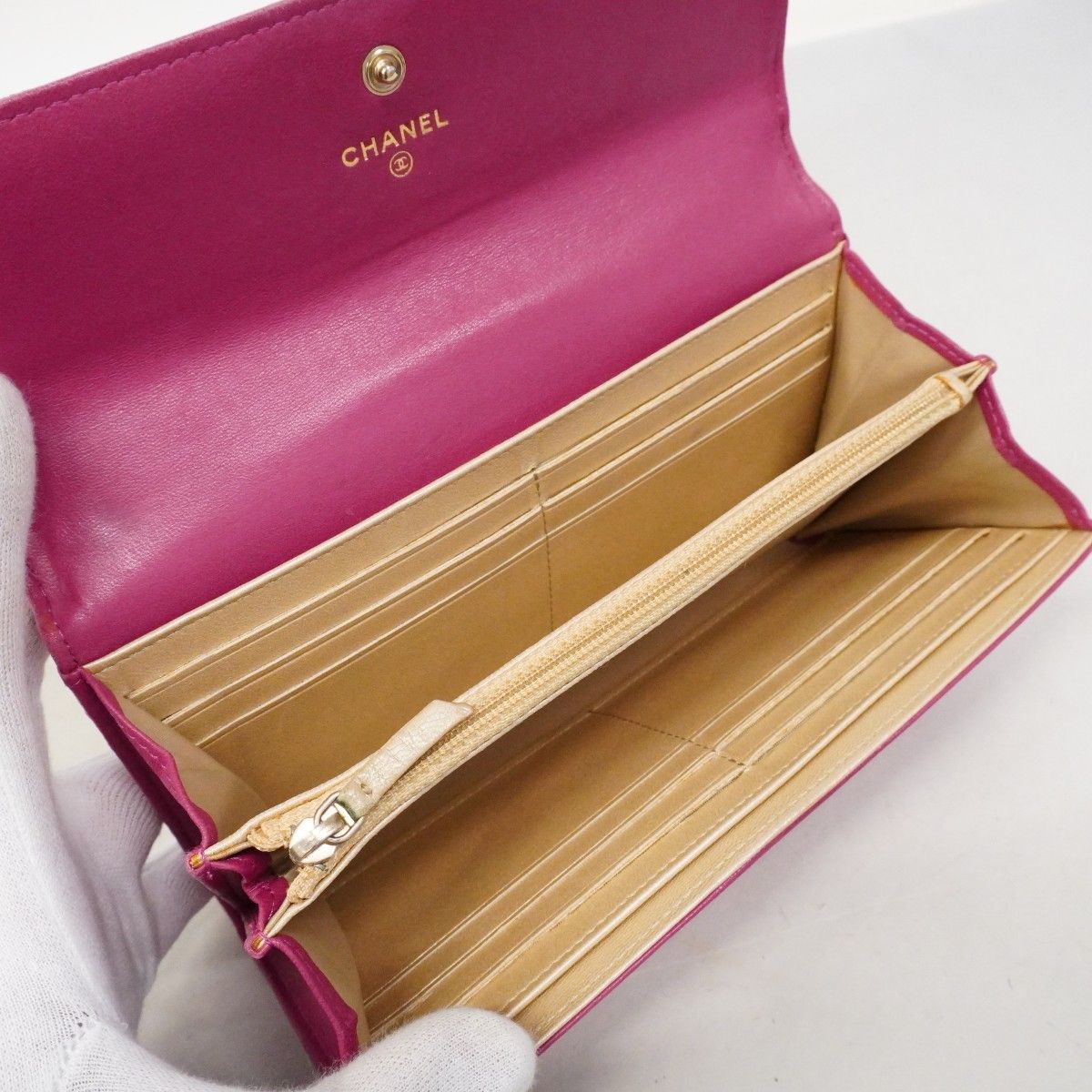 Chanel Wallet Camellia Lambskin Pink Gold — view 4