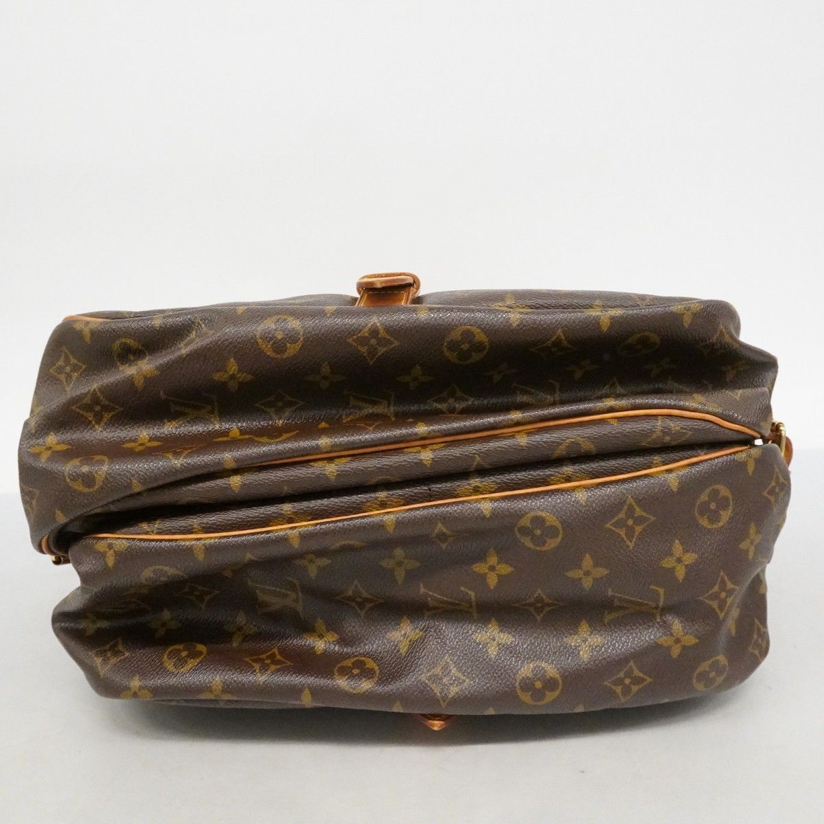 Louis Vuitton Shoulder Bag Monogram Saumur 35 Brown — view 3