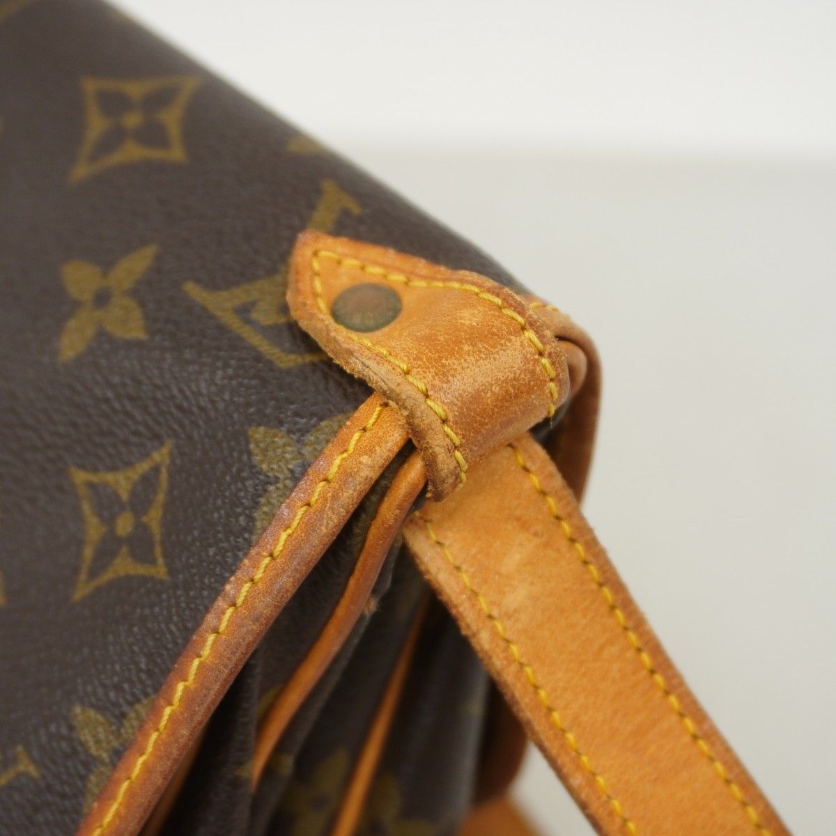 Louis Vuitton Shoulder Bag Monogram Saumur 30 Brown — view 7
