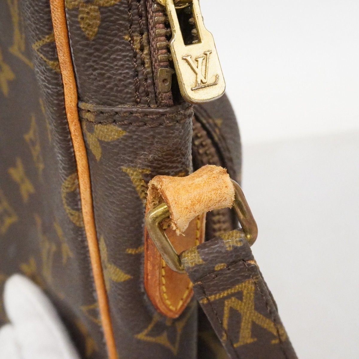 Louis Vuitton Shoulder Bag Monogram Amazon Brown — view 6