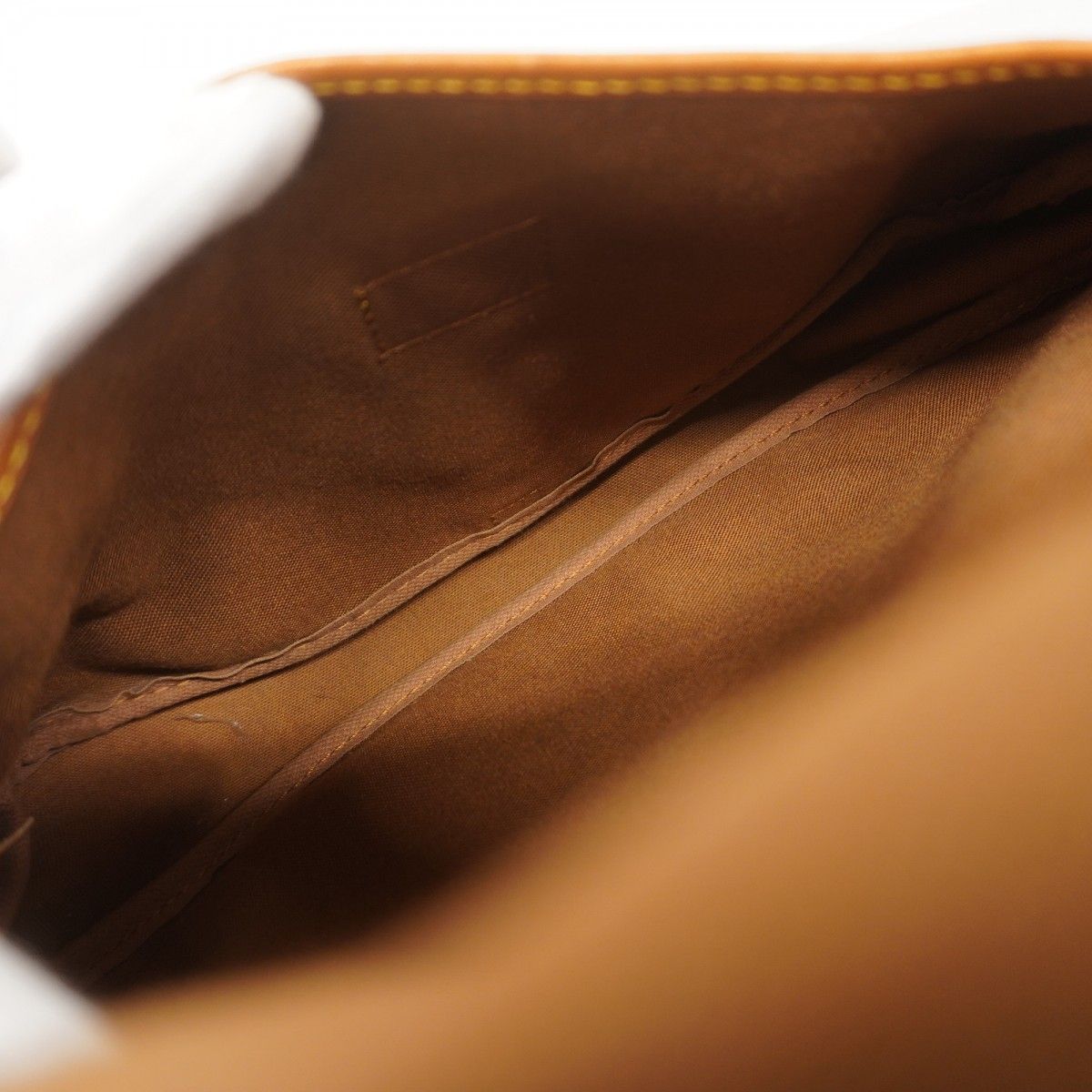 Louis Vuitton Shoulder Bag Monogram Saumur 30 Brown — view 4