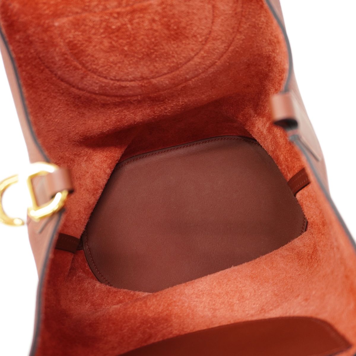 Hermes Handbag in the Loop 23 Taurillon Clemence Swift Rouge Ache Gold — view 4