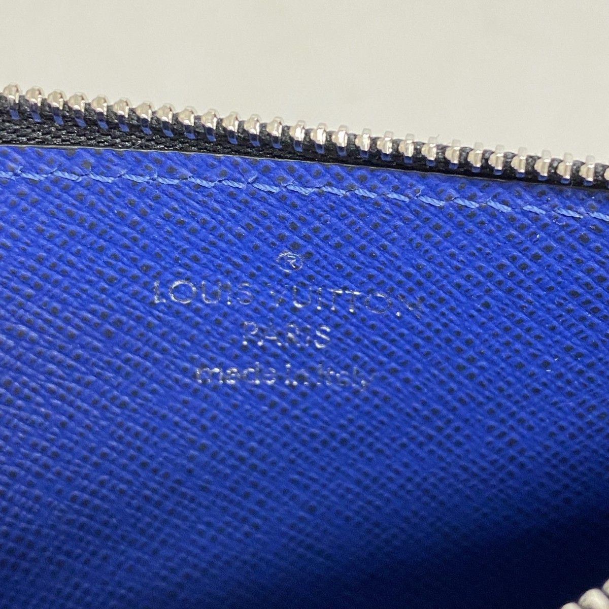 Louis Vuitton Coin Case Taigarama Card Holder Cobalt — view 4