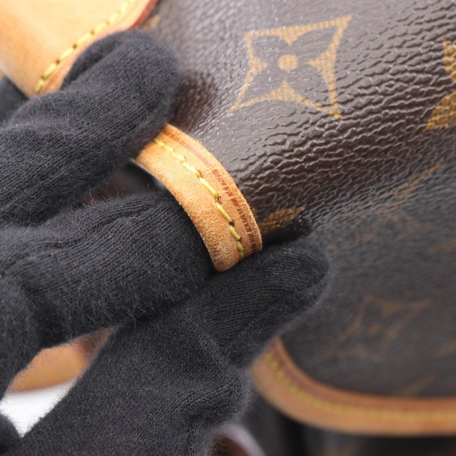 Louis Vuitton Shoulder Bag Saumur 30 Canvas Leather — view 9
