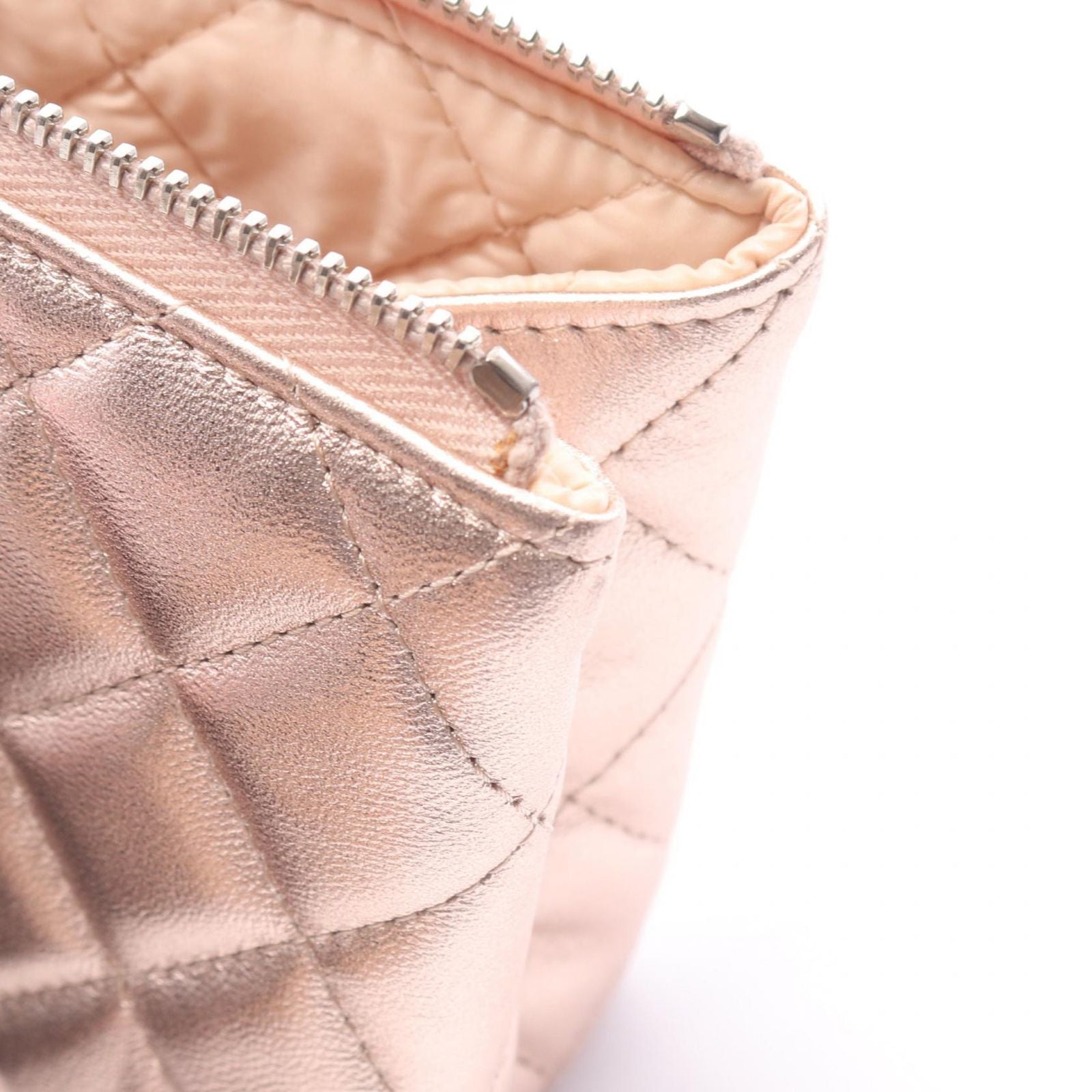 Chanel Pouch Quilted Metallic Rose Gold Lambskin — view 7