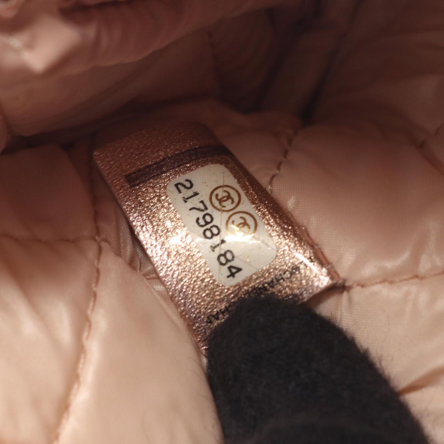 Chanel Pouch Quilted Metallic Rose Gold Lambskin — view 5