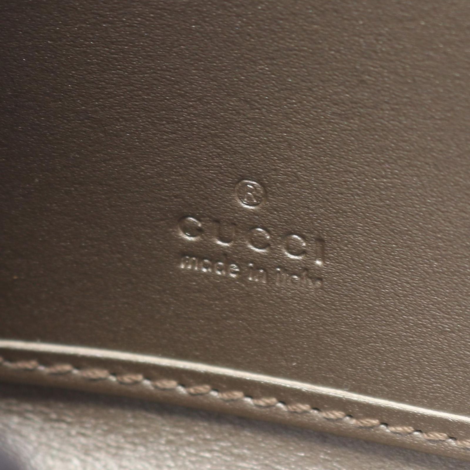 Gucci Round Wallet GG Supreme Silver Leather Guccissima — view 4