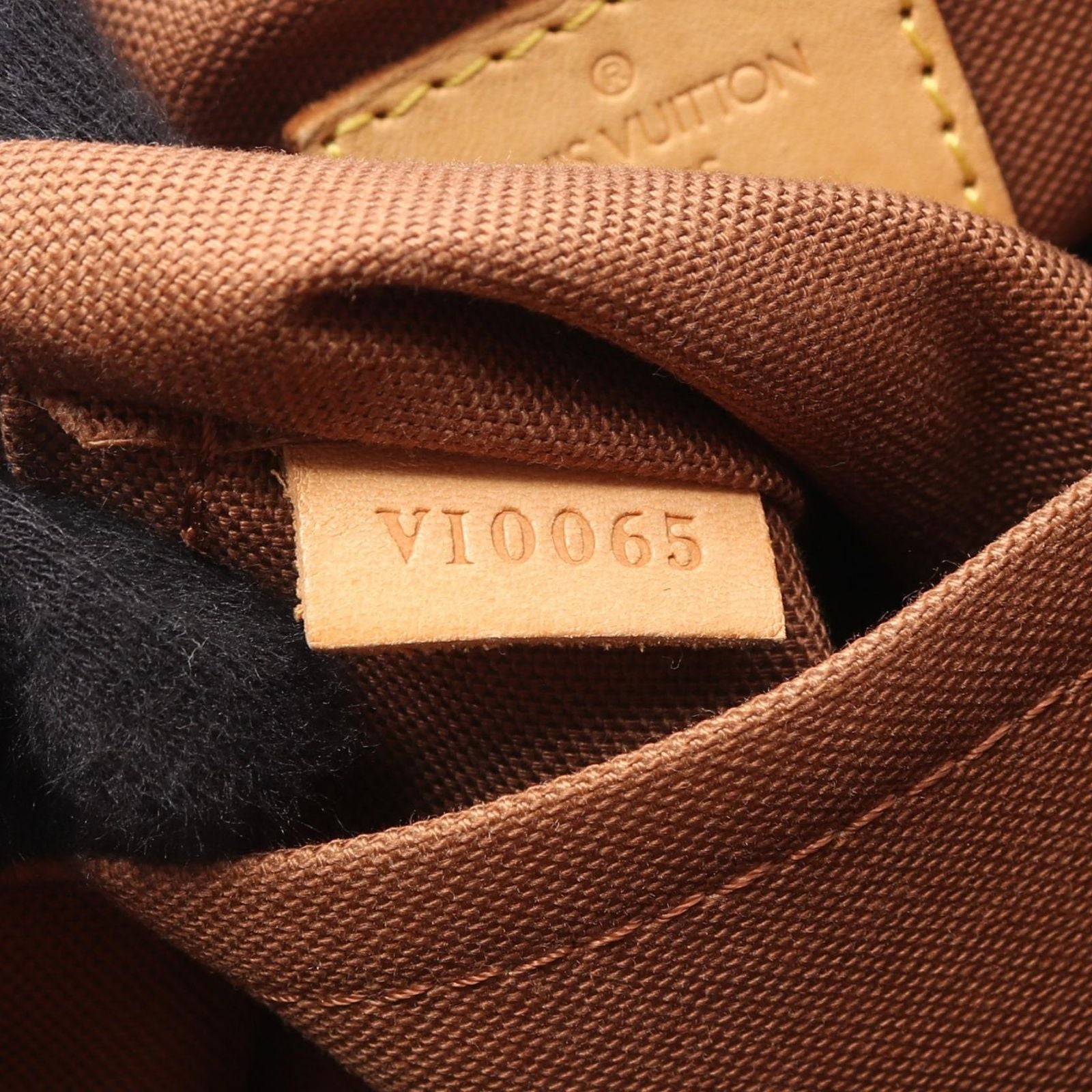 Louis Vuitton Handbag Batignolles Canvas Leather — view 5