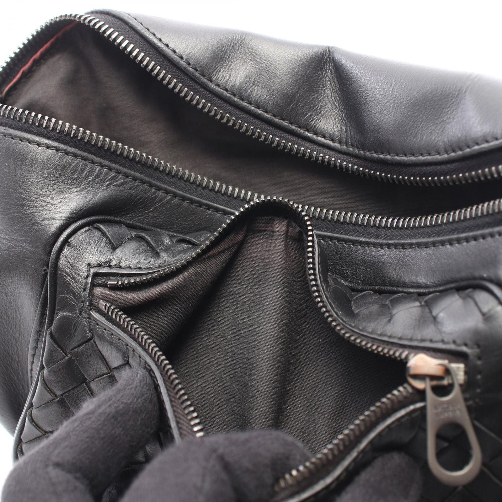 Bottega Veneta Waist Bag Intrecciato Black Leather — view 9