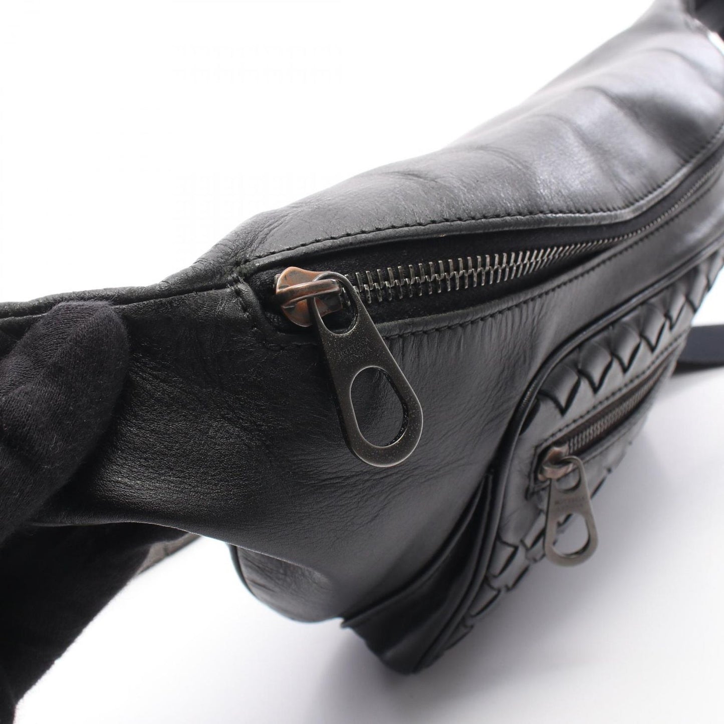 Bottega Veneta Waist Bag Intrecciato Black Leather — view 7
