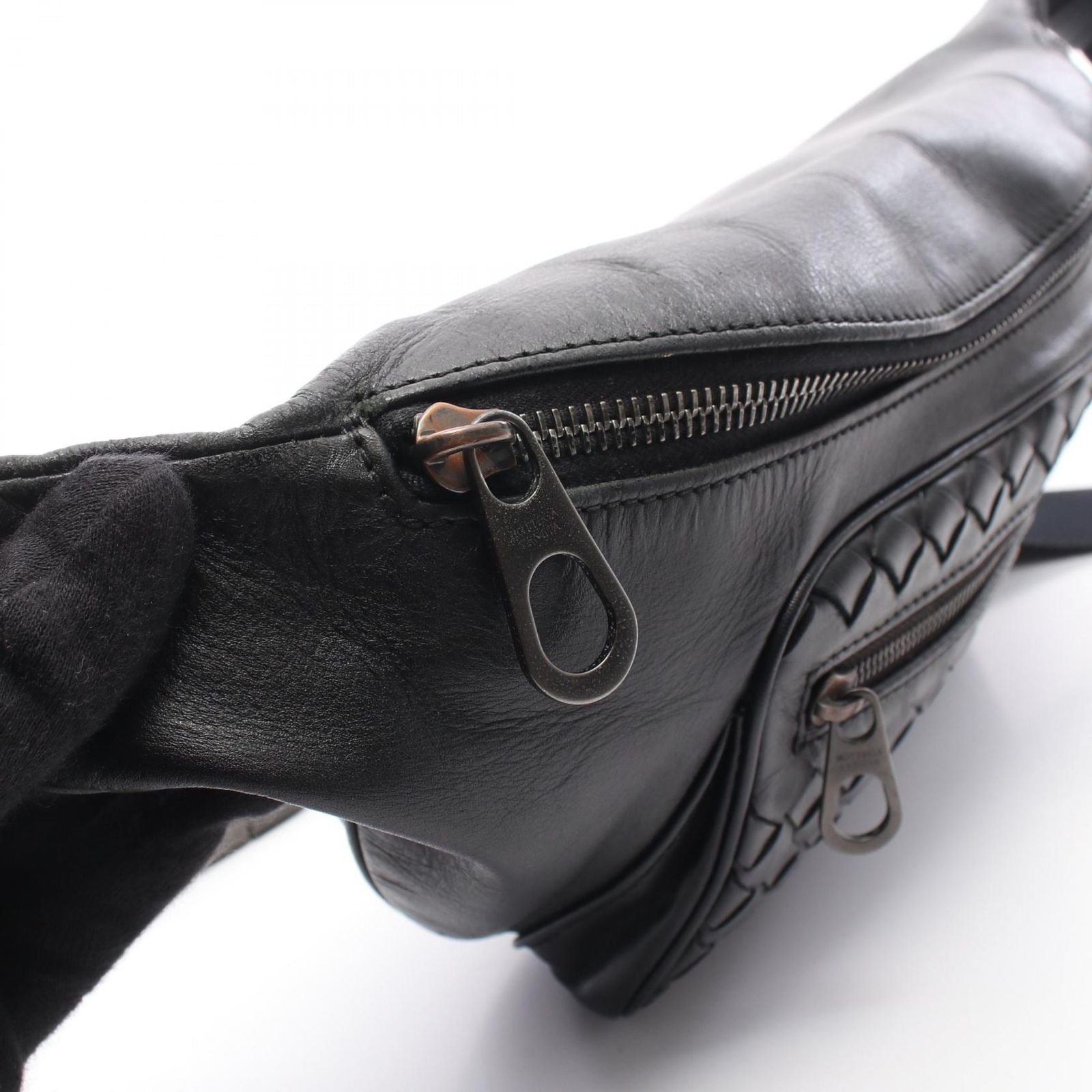 Bottega Veneta Waist Bag Intrecciato Black Leather — view 7