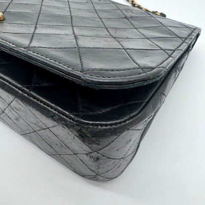 Chanel Shoulder Bag Quilted Gold Turnlock CC Logo Leather Black — view 6
