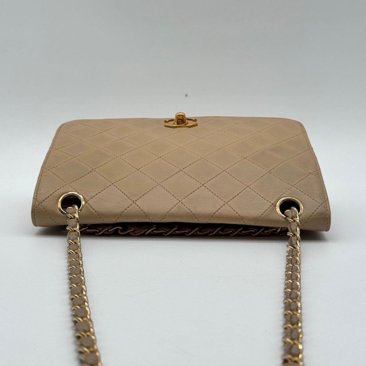 Chanel Shoulder Bag Quilted Turnlock CC Logo Chain Beige Leather — view 5