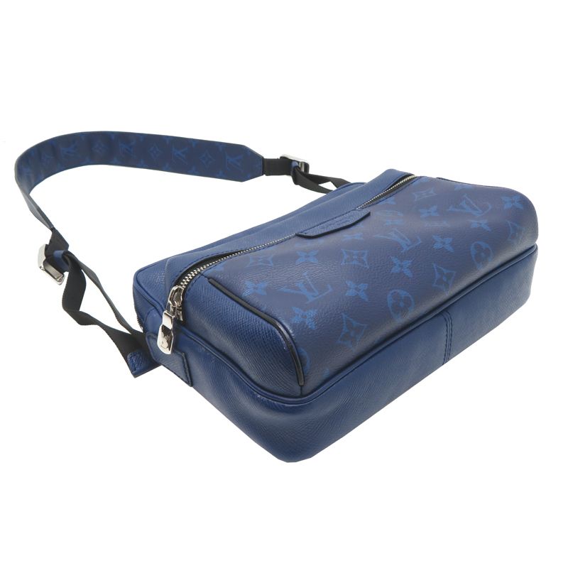 Louis Vuitton Messenger — view 3