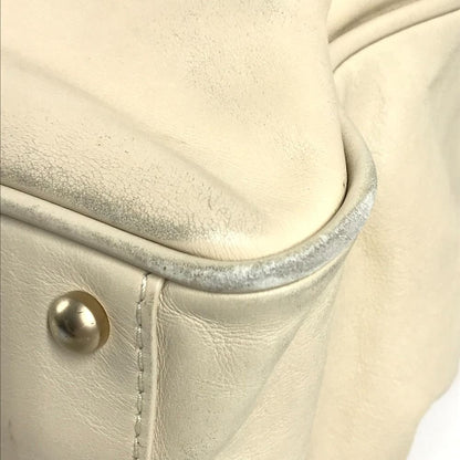 Chanel Shoulder Bag Camellia Logo Leather Beige — view 6