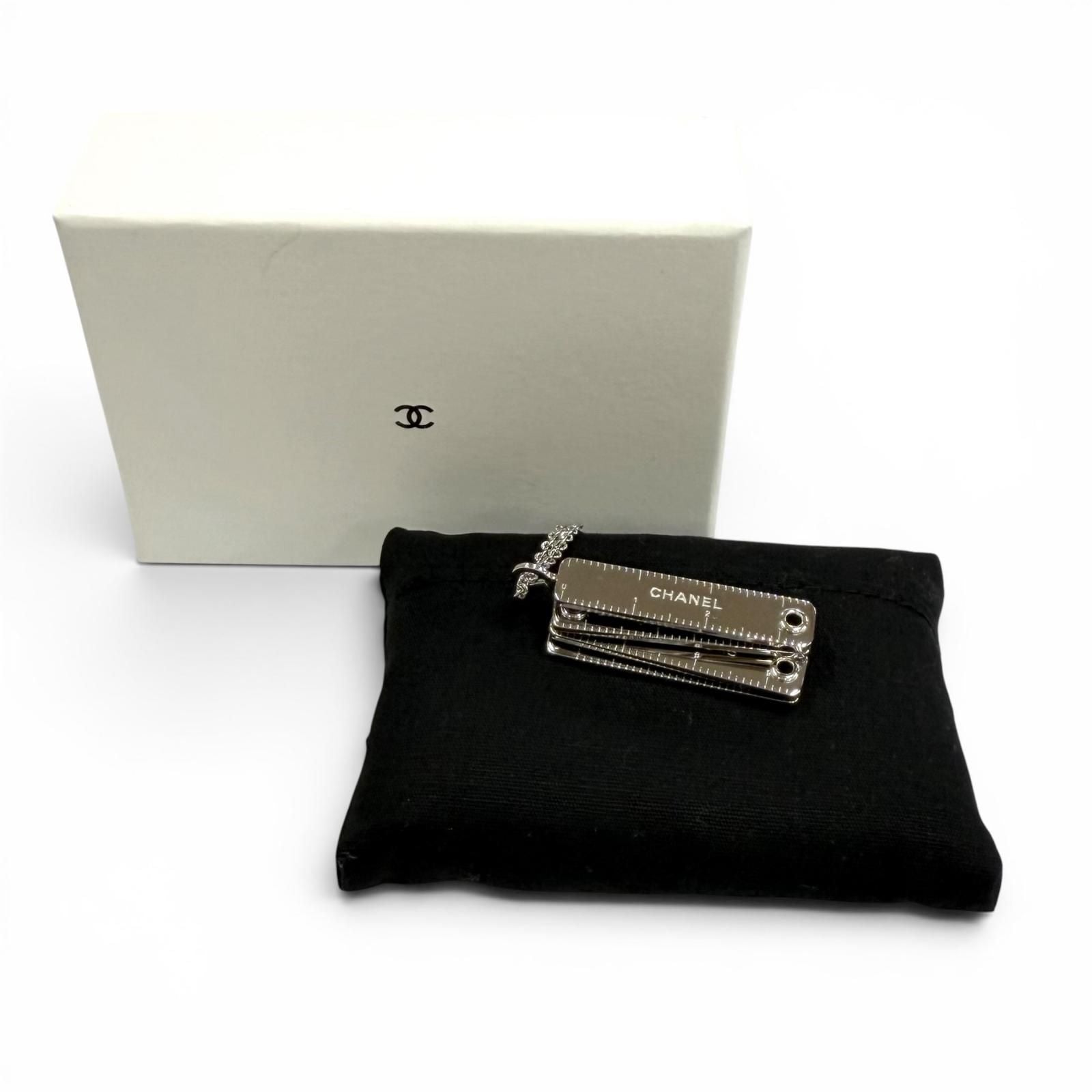 Chanel Log Major CC Logo Necklace Silver — view 2