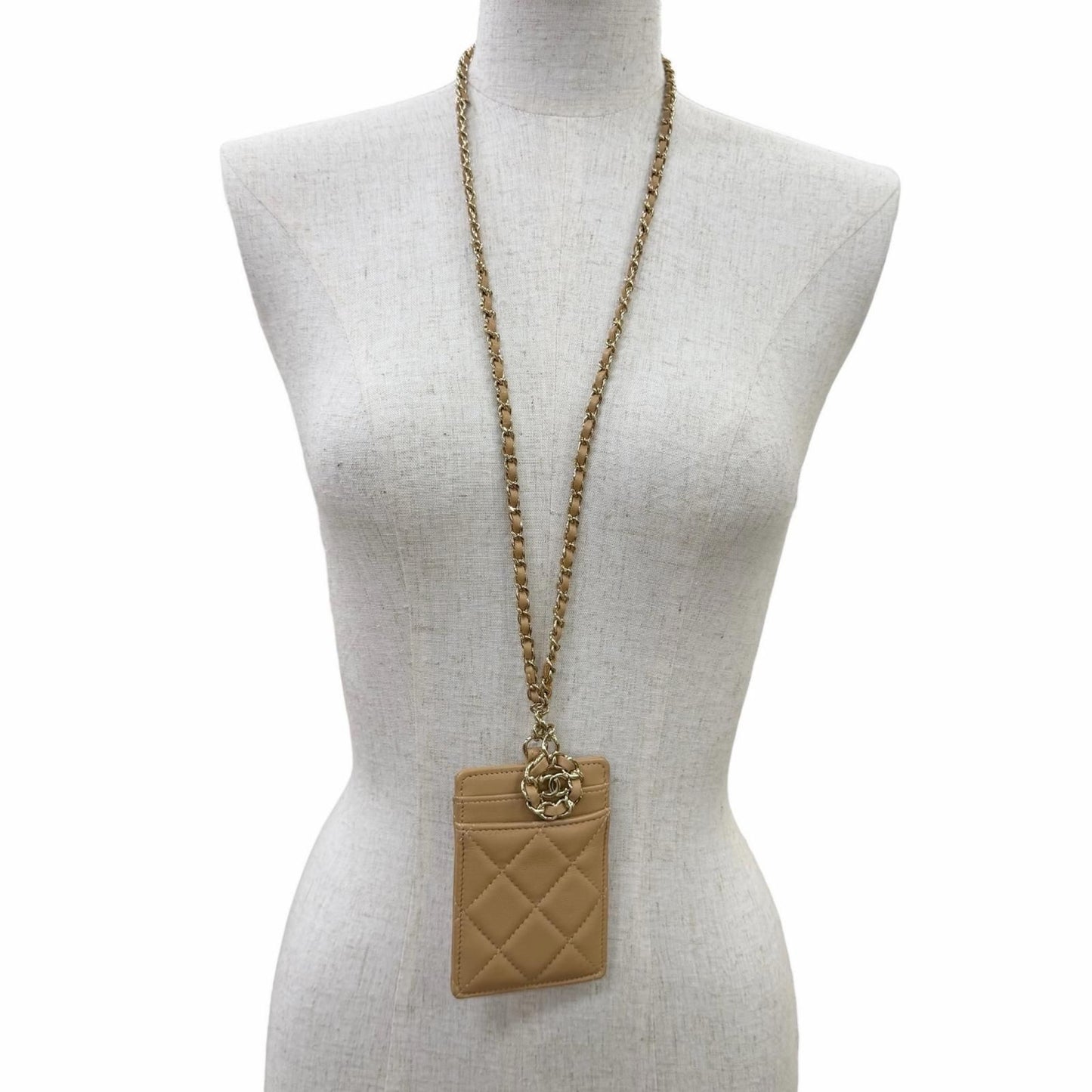 Chanel Lambskin CC Logo Quilted Chain Shoulder Card Case Beige Gold — view 4