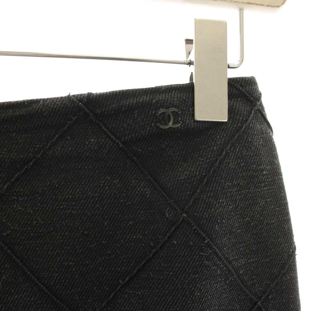 Chanel Silk Skirt Knee Length Flare Mermaid Silhouette CC Logo 34 Black Dark — view 5