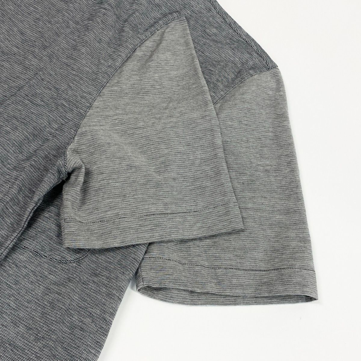 Louis Vuitton Crew Neck Short Sleeve T-Shirt Contrast Bicolor LV Logo Embroidery — view 6