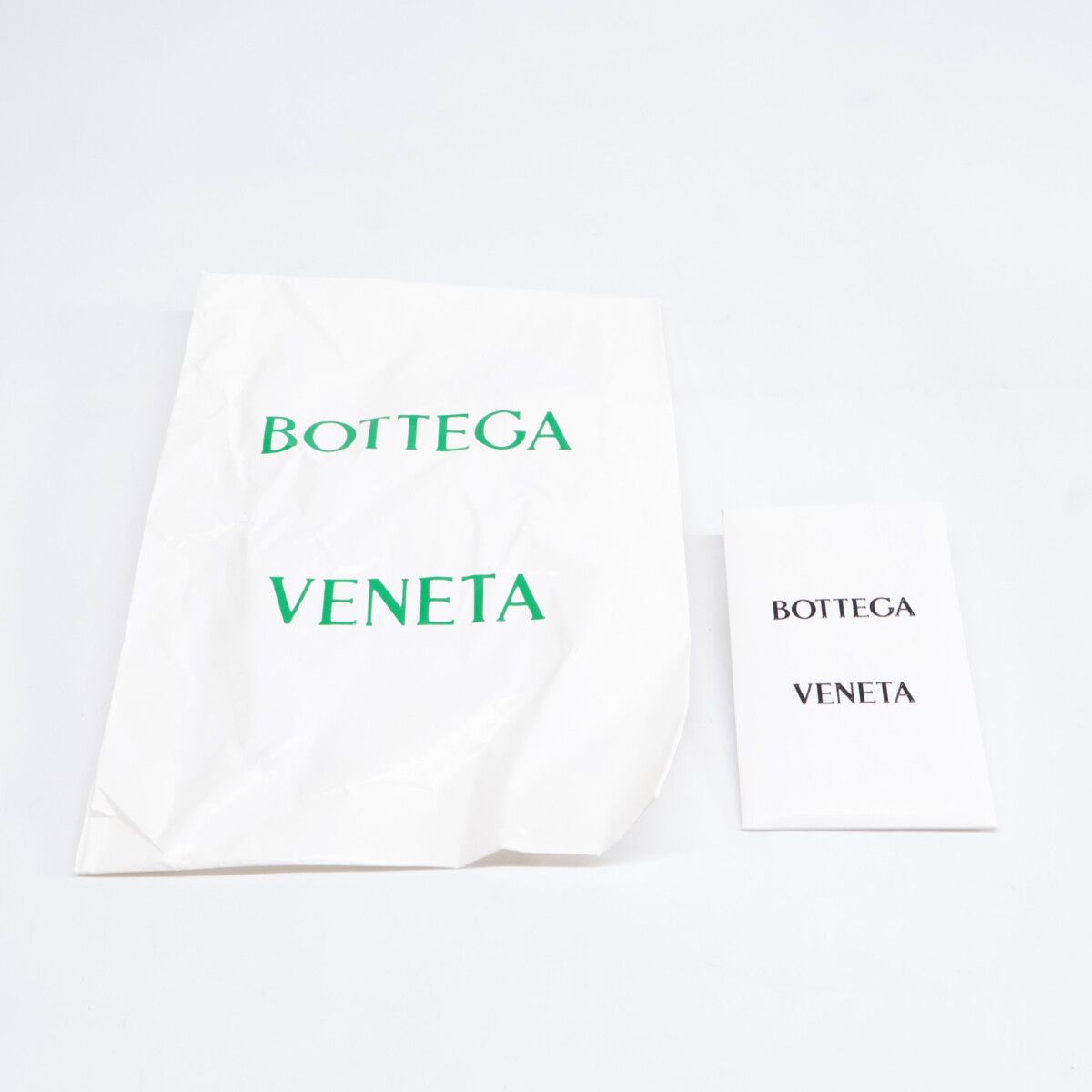 Bottega Veneta Airpods Pro Case Intrecciato Strap Rubber — view 8