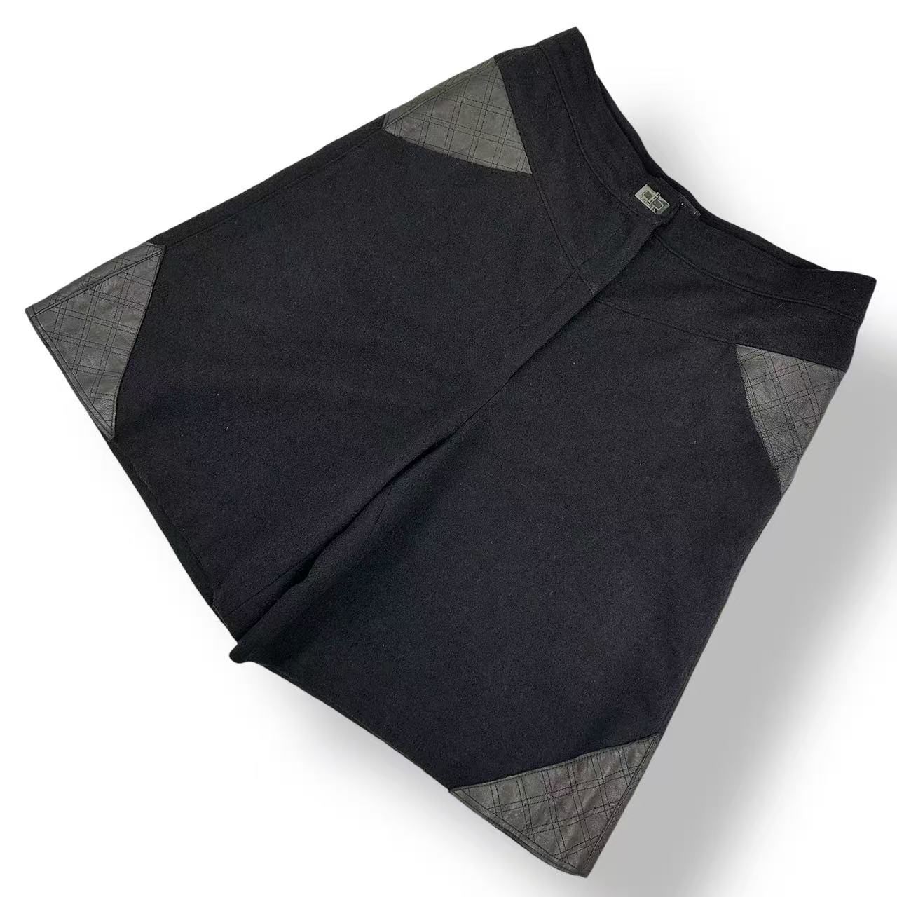 Chanel Short Quilted Leather Wool Black 44 — view 2