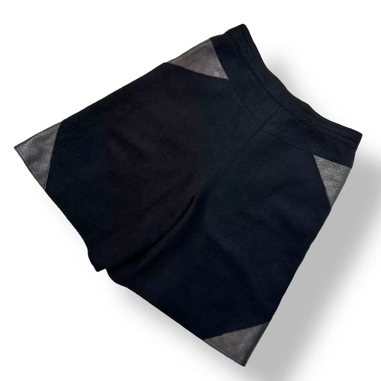 Chanel Short Quilted Leather Wool Black 44 — view 3