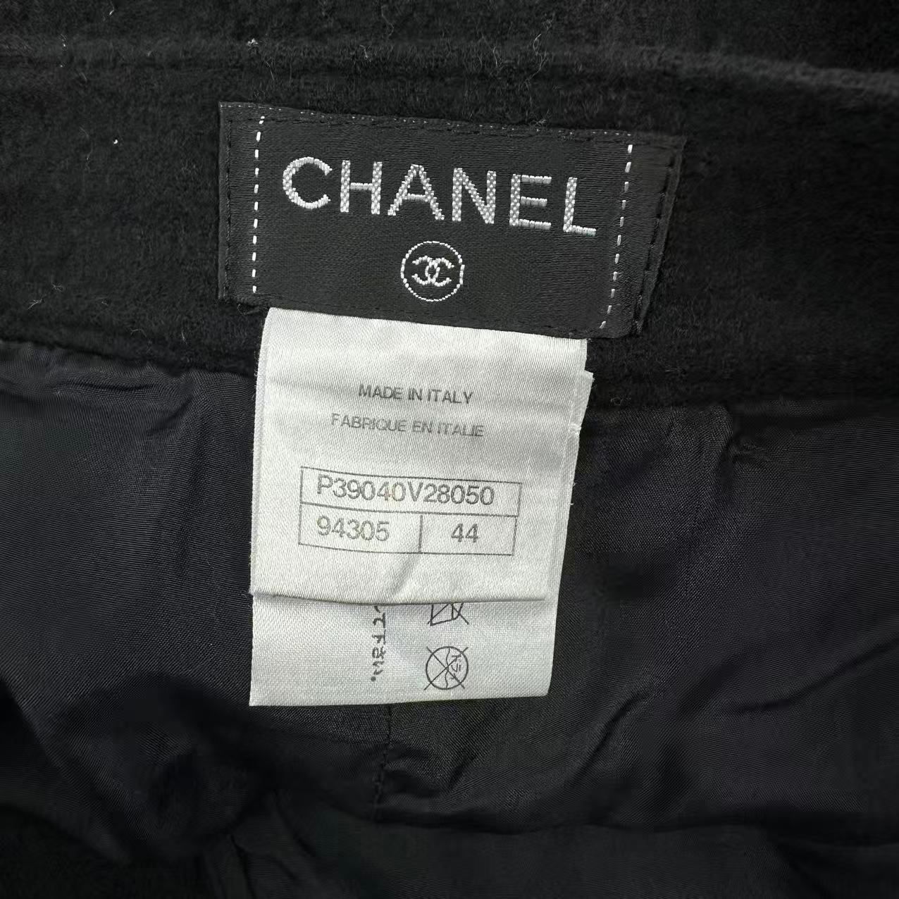 Chanel Short Quilted Leather Wool Black 44 — view 4