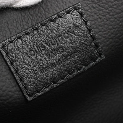 Louis Vuitton Clutch Dopp — view 6