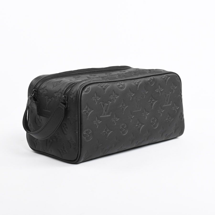 Louis Vuitton Clutch Dopp — view 2