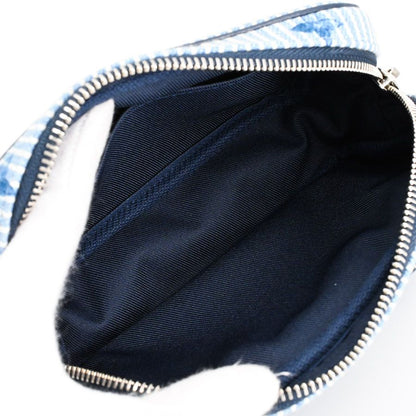 Louis Vuitton Shoulder Bag Outdoor Pochette — view 4