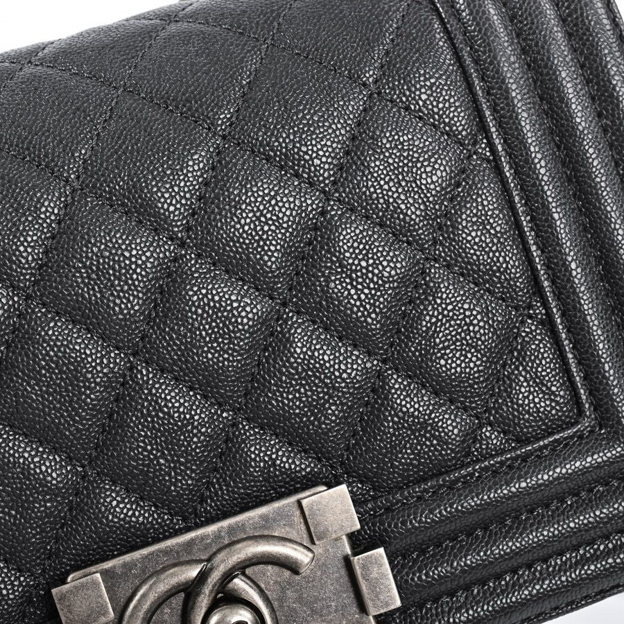 Chanel Shoulder Bag Boy Small — view 9