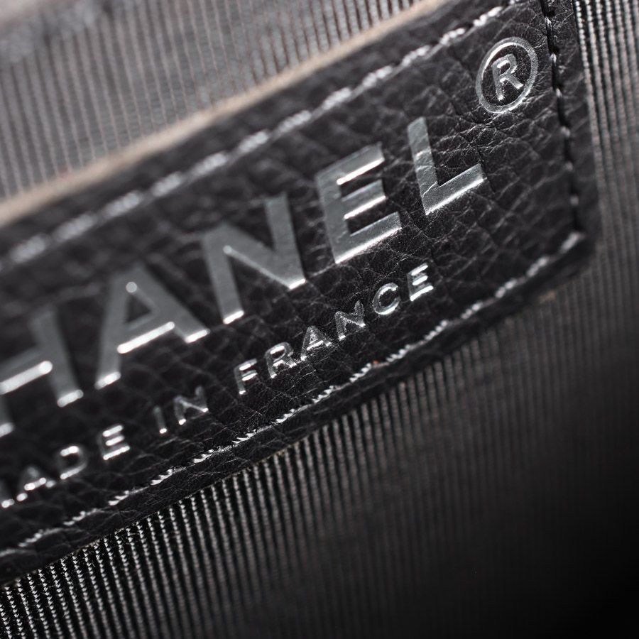 Chanel Shoulder Bag Boy Small — view 6