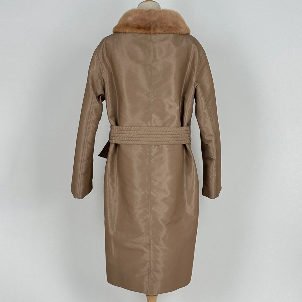 Fendi Fur Coat Fur Liner Belt Outer Polyester Fur Beige — view 3