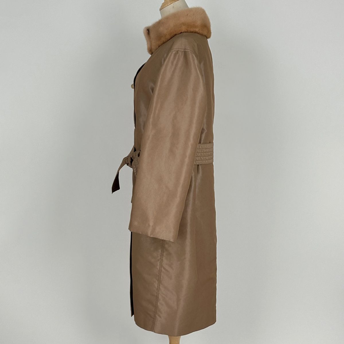 Fendi Fur Coat Fur Liner Belt Outer Polyester Fur Beige — view 2