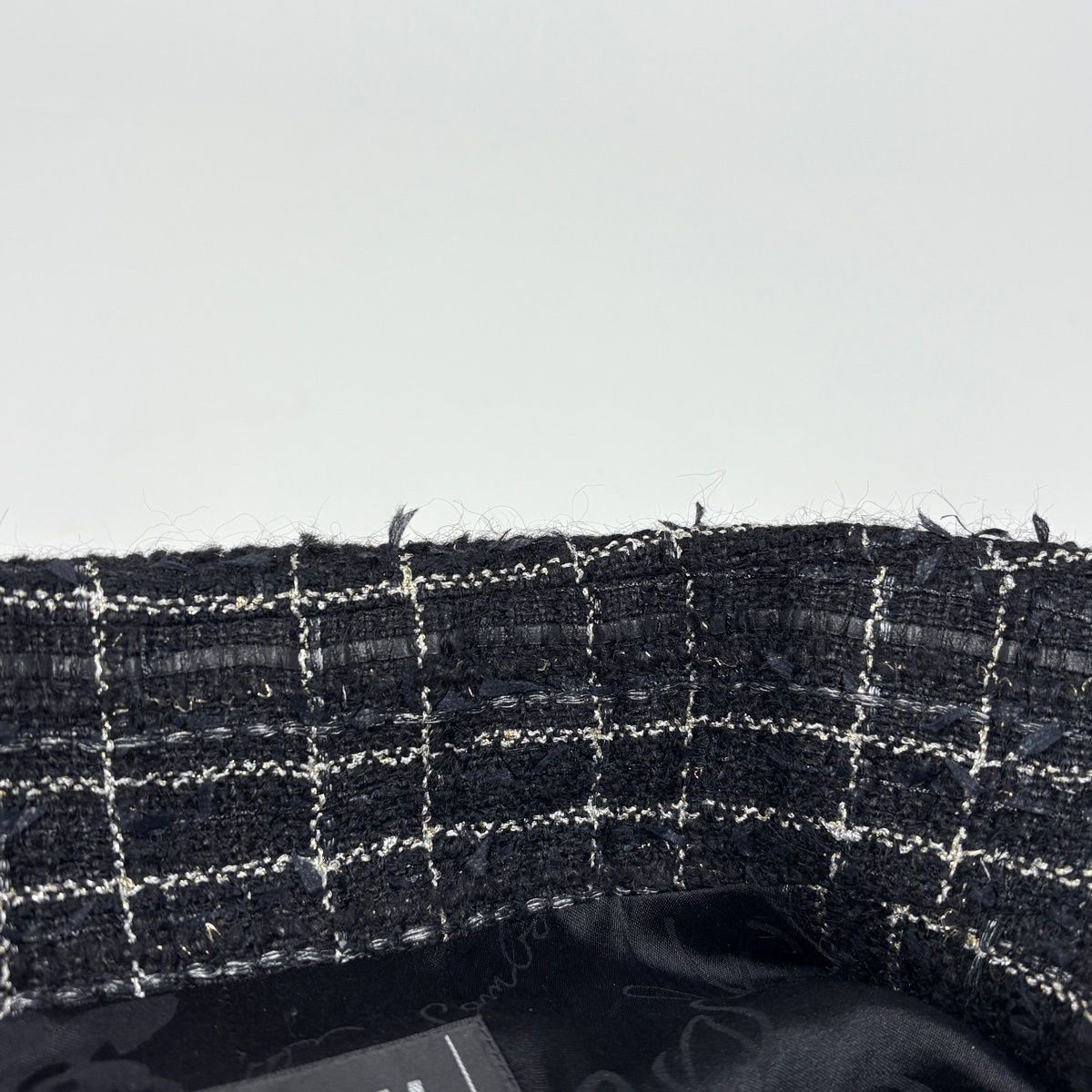 Chanel Tweed Jacket 08c Scissors Motif Button Black — view 6