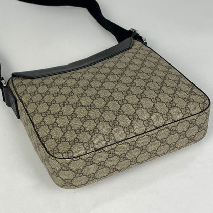 Gucci GG Pattern Shoulder Bag Beige Black — view 2