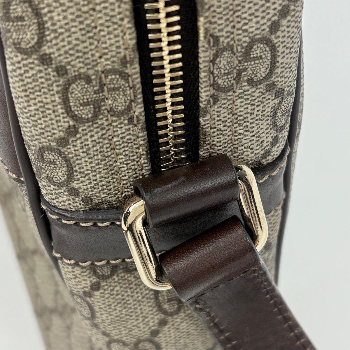 Gucci GG Pattern Shoulder Bag Brown — view 4