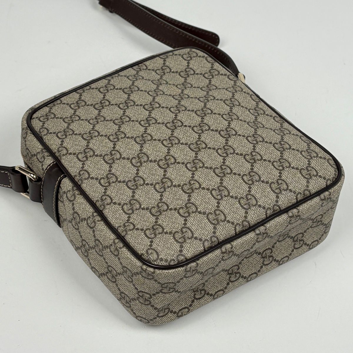 Gucci GG Pattern Shoulder Bag Brown — view 2
