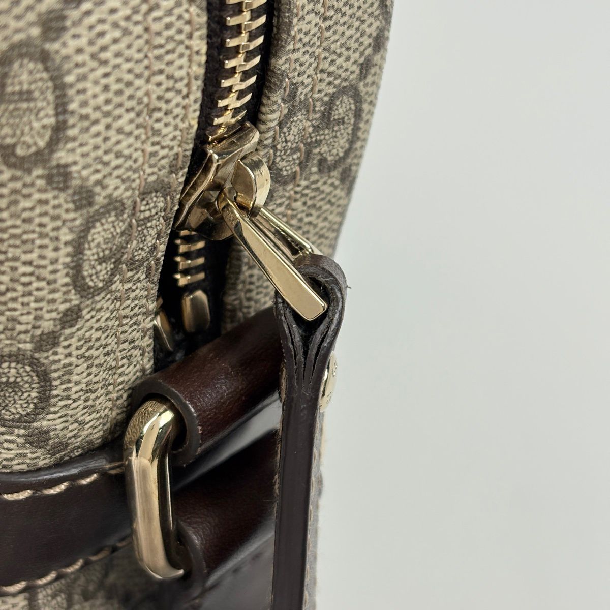 Gucci GG Pattern Shoulder Bag Brown — view 5