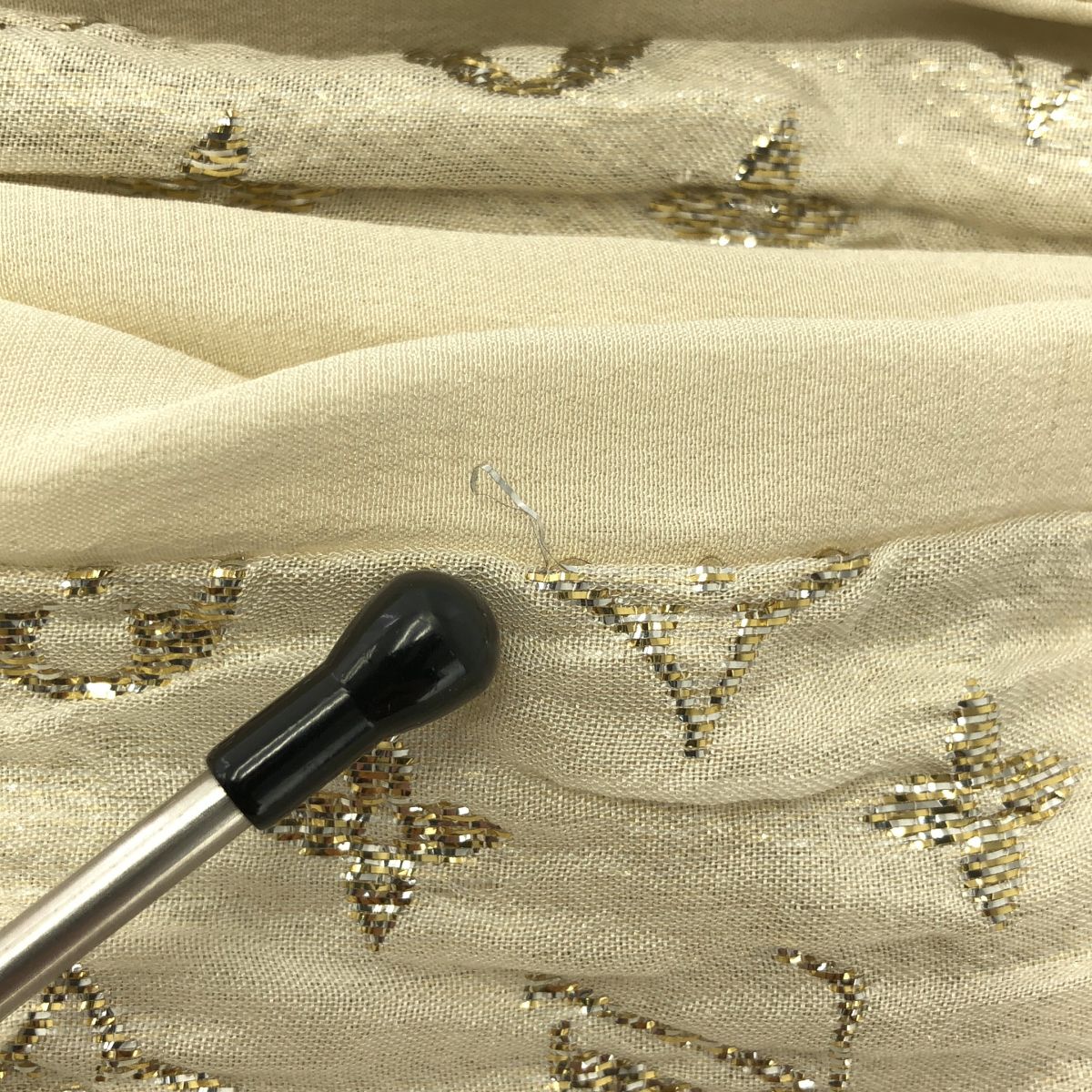 Louis Vuitton Etole Monogram Glitter Fringe Shawl Blanc Scarf — view 8