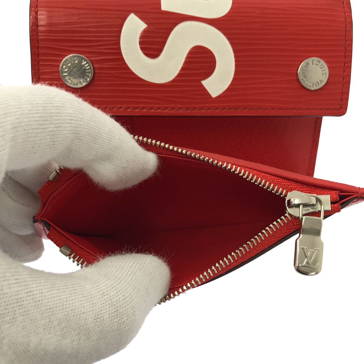 Louis Vuitton Supreme Epi Chain Compact Wallet — view 4