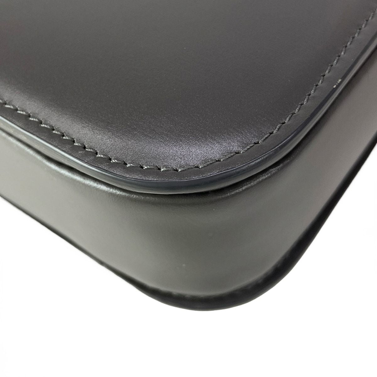 Celine Shoulder Bag Classic Triomphe Pebble — view 8