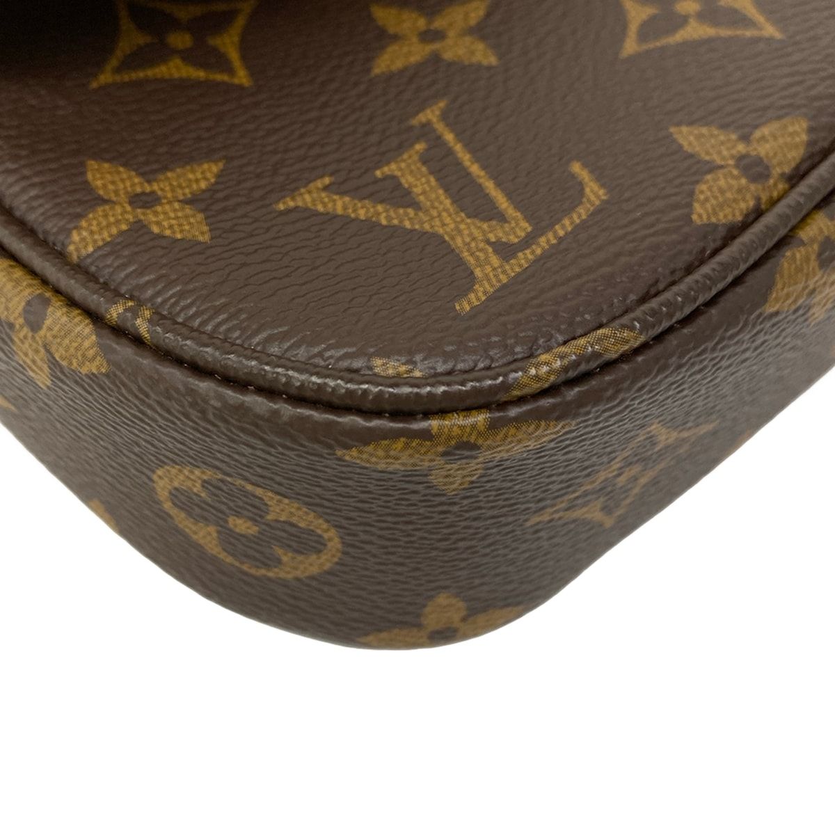 Louis Vuitton Wallet Monogram on Chain — view 7