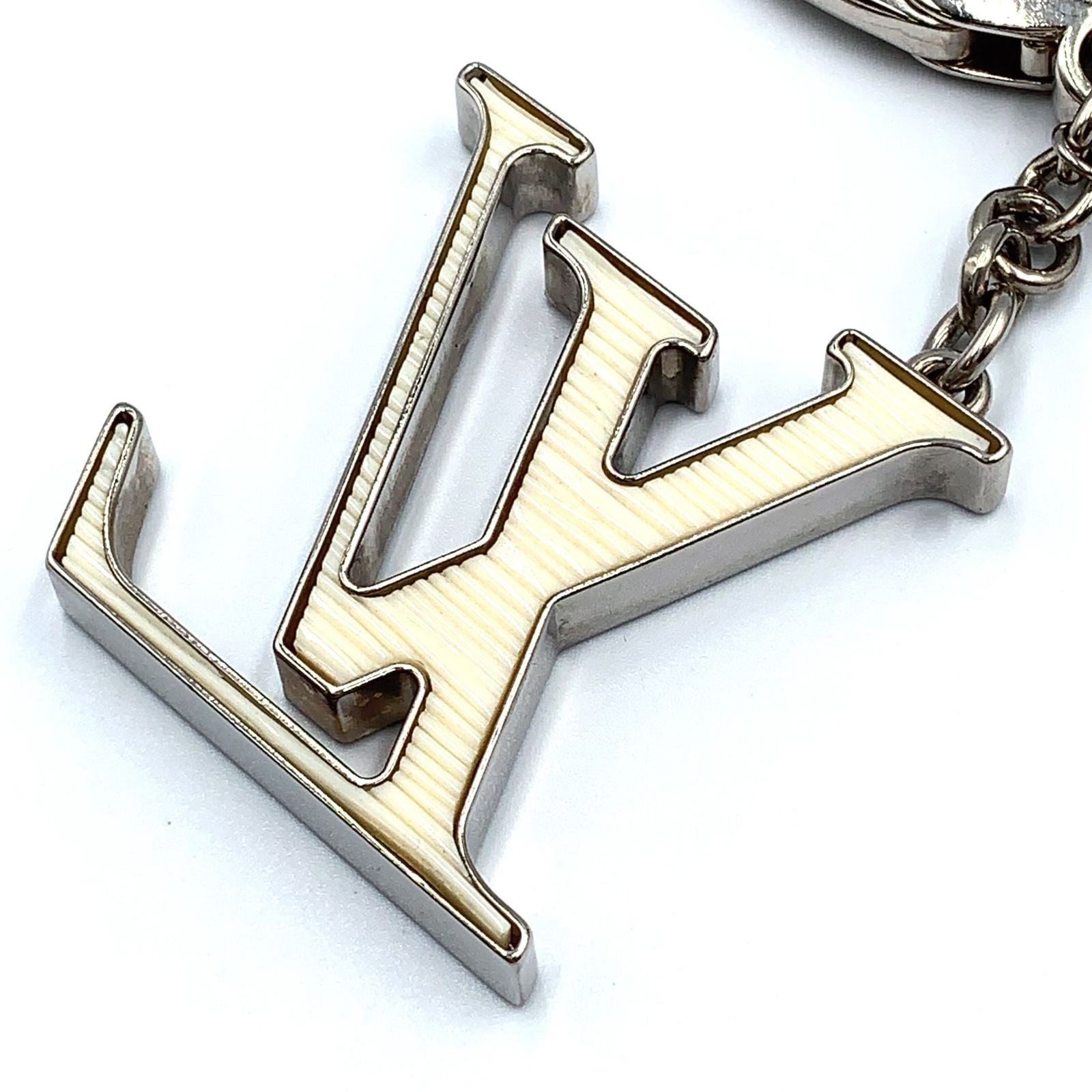 Louis Vuitton Bijou Sac Fleur de Epi Bag Charm Enamel Metal Silver White — view 7