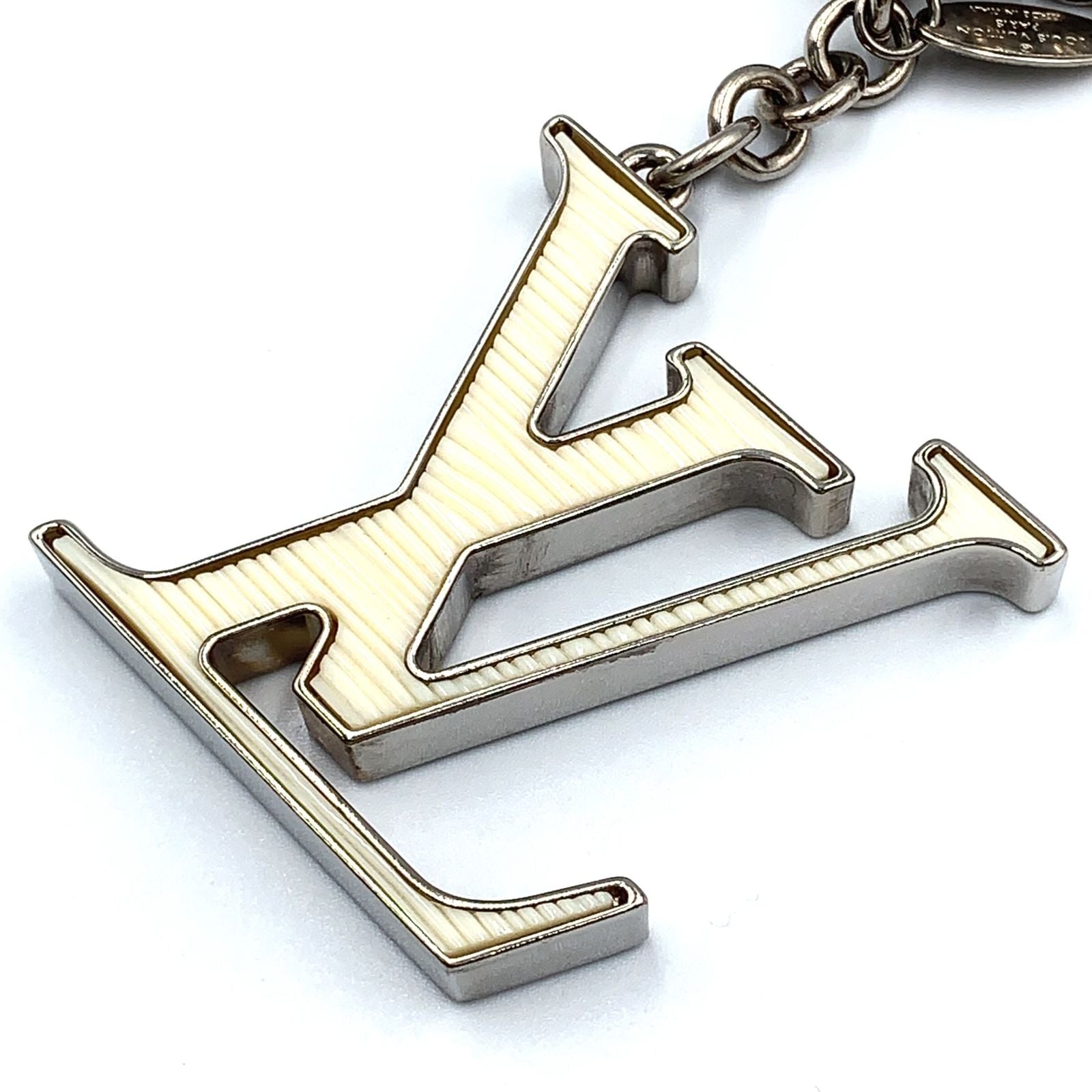 Louis Vuitton Bijou Sac Fleur de Epi Bag Charm Enamel Metal Silver White — view 6